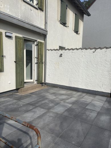***Modernisiertes, kleines Rheinhaus mit Garten & Terrasse mitten in Bad Honnef*** – Ciao Rasse. 