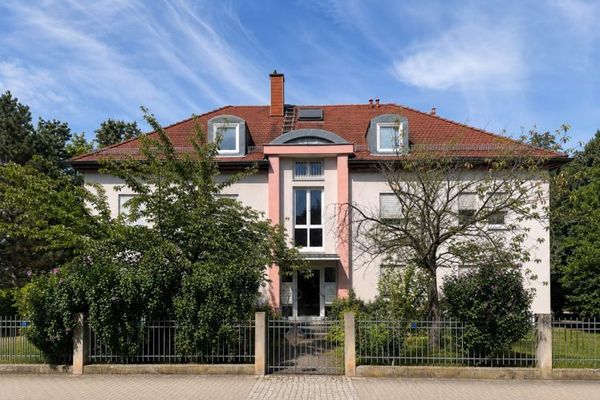 VERMIETETE DACHGESCHOSS-WOHNUNG IN BEVORZUGTER LAGE