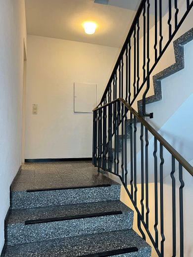 TOP APARTMENT: An oasis of well-being in Burtscheid’s spa district – Treppenhaus