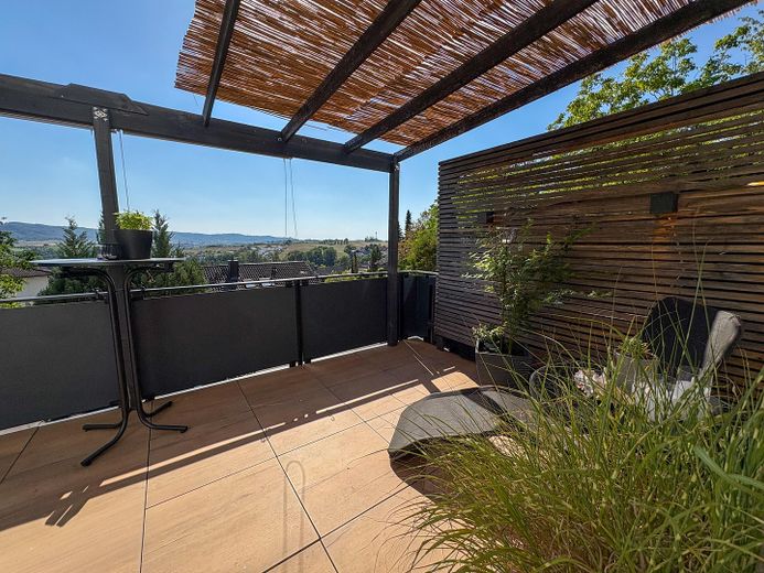 Provisionsfrei - Wohnen wie im eigenen Haus: 120m² mit Garten, Traum-Weitblick & Wellness-Faktor – Balkon