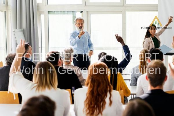 Ideal für Single oder Studenten: möblierte gemütliche 1ZW.+Balk.+Kfz.Platz PF-Rod, bevorzugte Wohnlage