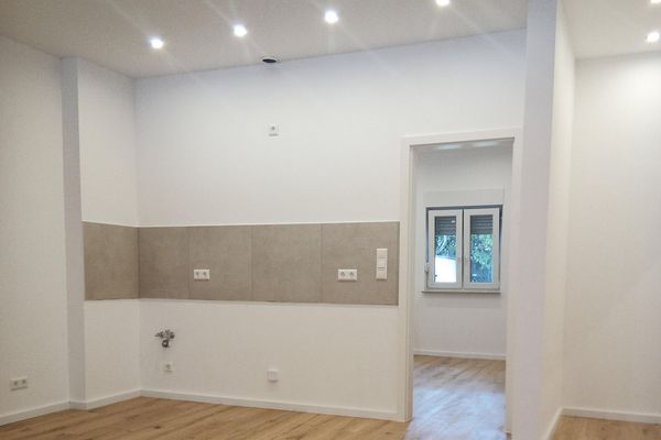 ++TOP sanierte 2 ZKB++Duschbad++Parkett++