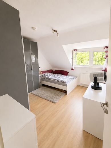 Gemütlich & großzügig – helle 3-Zimmer-Wohnung im Dachgeschoss – Foto 7