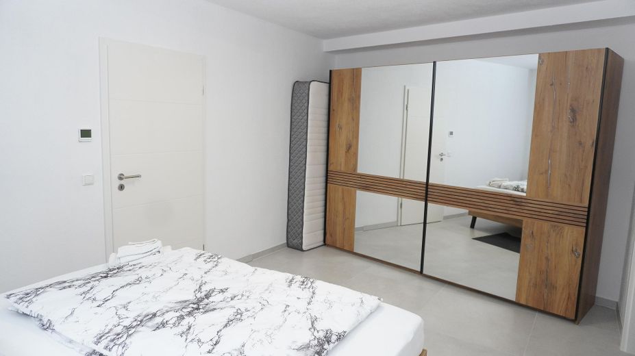 Vollmöblierte 2-Zimmer-Neubauwohnung im Erdgeschoss – Foto 12