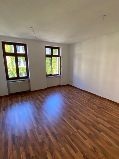 2 Wohnraum bzw. Schlafzimmer 