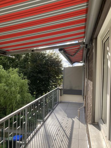 Wymarzone, słoneczne mieszkanie 3-pokojowe, duży balkon od południa, po remoncie, w najlepszej centralnej lokalizacji – großer Südbalkon mit Markisen