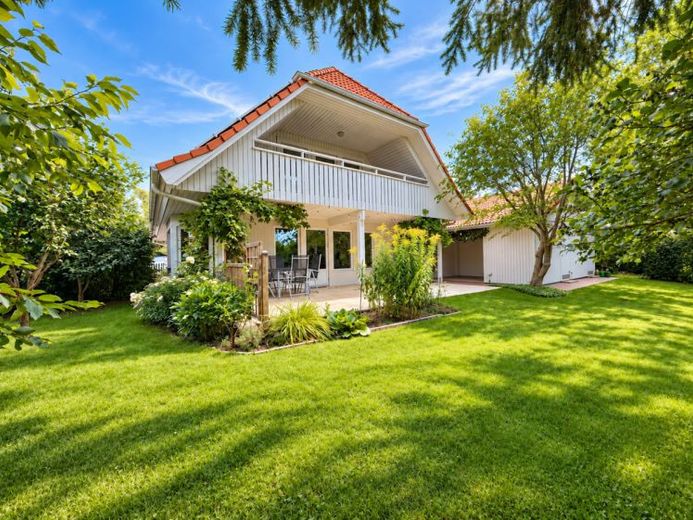 GEPFLEGTES EINFAMILIENHAUS MIT MODERNER AUSSTATTUNG – Zdjęcie 1