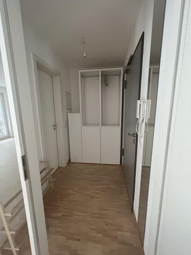 Maxvorstadt: Ruhige 1-Zimmer-Gartenwohnung in Toplage – nur 3 Min. zur U-Bahn! – Flur