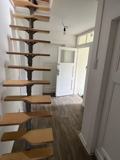 Elberfeld Hainstrasse Katernberg Appartamento mansardato bello e modernizzato – Flur mit Aufgang Spitzboden