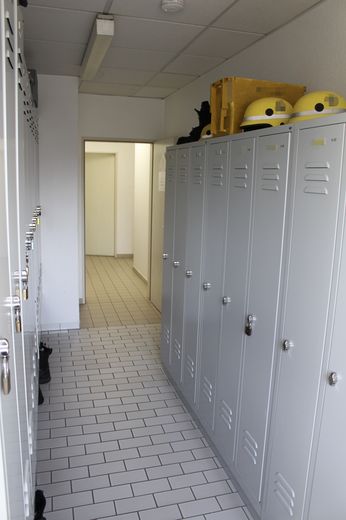 Werkshalle - Umkleiden