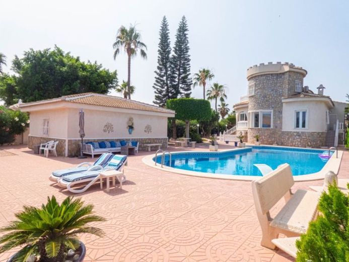 Attraktive freistehende Villa mit Sommerhaus – Foto 1