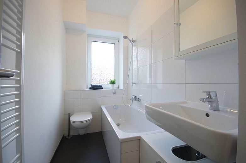 Lichte, aantrekkelijke woning in Rüttenscheid, nabij metro en Grugapark. Gebruik van W-LAN mogelijk. – e88801dc2327133885d109d9597ed66fae69521e.jpg