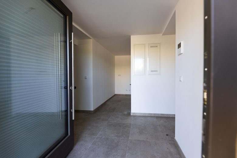2-pokojowe mieszkanie na parterze 49m² odpowiednie dla osób starszych w Buckau – doskonale wyposażone – Wohnungseingang