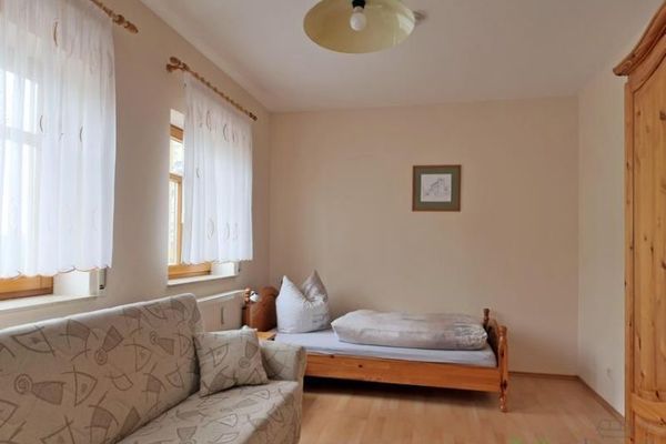 (EF0991_M) Dresden: Mickten, apartamento amueblado con ducha cerca del Elba, para quien viaja a casa solo los fines de semana