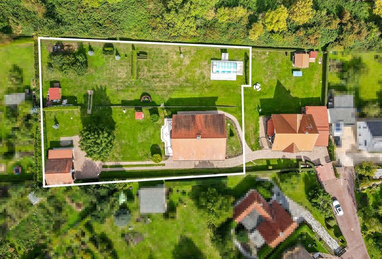 Großzügigkeit neu definiert: EFH, Pool &amp; 2.790 m² Grundstück in Dölau – Grundstück