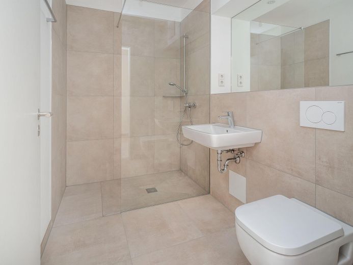 2-Zimmer Wohnung im 2. Obergeschoss in Parsdorf - Erstbezug – Badezimmer