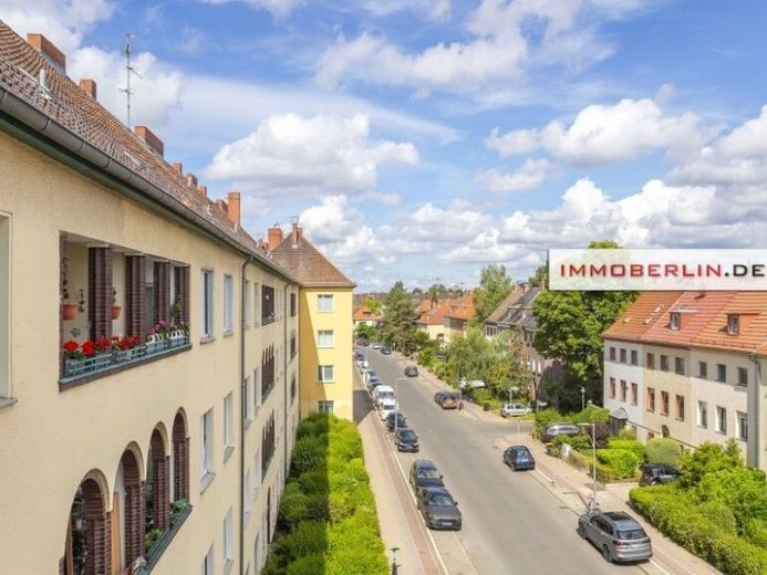 IMMOBERLIN.DE - ¡Luminoso y con ambiente! Piso antiguo con logia junto al Tempelhofer Feld – Foto 1