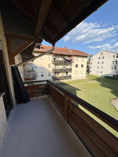 Bilocale con balcone, cucina componibile e posto auto in autorimessa a Passau – Foto 3