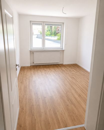 Prima locazione in appartamento di 3 locali con balcone e cucina dopo ristrutturazione – Foto 2