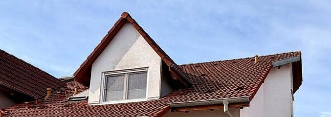 Halfvrijstaande woning met grote tuin in rustige doodlopende straat – Doppelhaushälfte vorne
