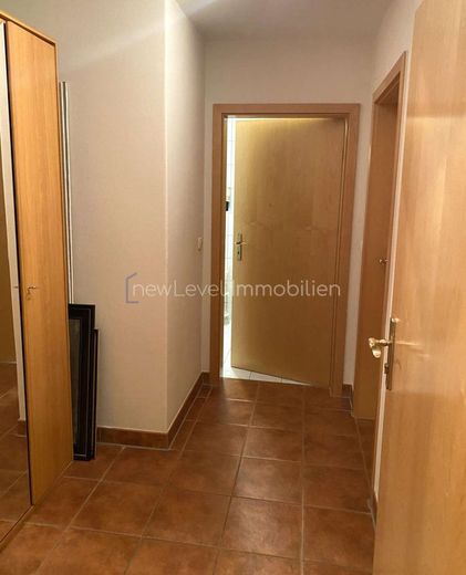 Einzigartiges Wohn- und Geschäftshaus mit 3 WE, Büro, Laden, Lager, Garagen, u.v.m. als Anlageobjekt – EG Wohnungseingang