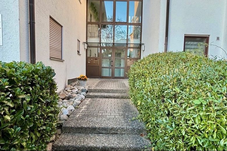 Zentrumsnahe 2 Zimmer Wohnung mit Balkon und Tiefgarage – Foto 1