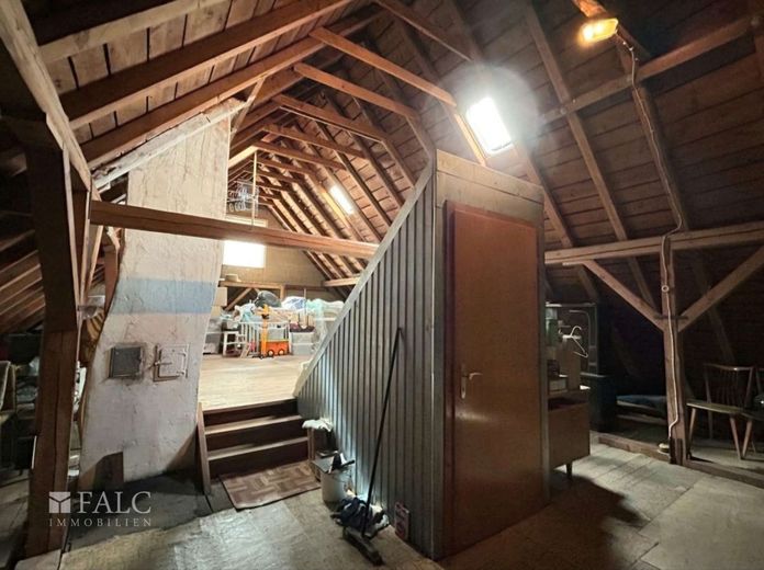 *Provisionsfrei* Schmuckstück im Historischen Ortskern - Falc Immobilien Siegen – Dachboden