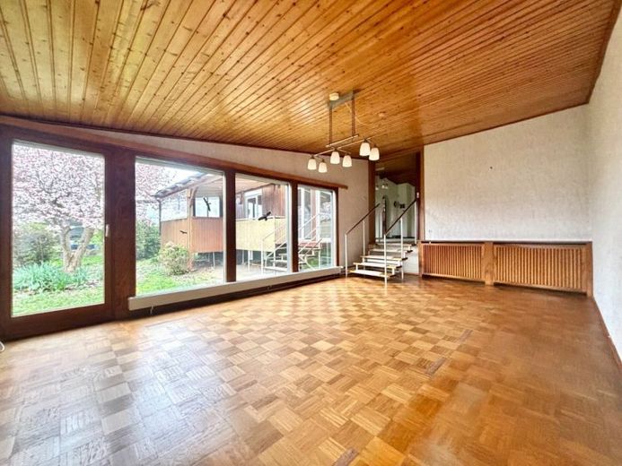 Ein Haus für Ihre Ideen – freistehender Bungalow in ruhiger Aussichtslage mit viel Potenzial – Foto 1