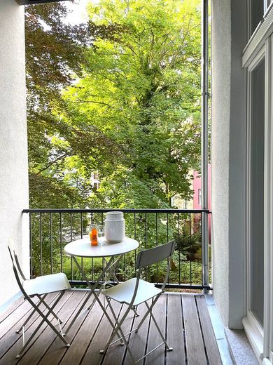 Tiergarten, prima occupazione, tranquillo appartamento di 2 locali in edificio d’epoca completamente arredato – Foto 1