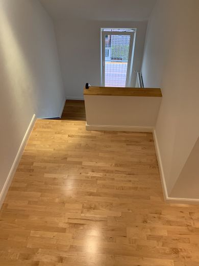 Moritzberg: 4,5-Zimmer-Maisonette-Wohnung mit Balkon und Garten – Flur 2. OG