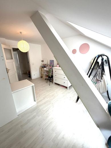 Großzügige 4-Zimmer-Maisonettewohnung – Kinderzimmer 1