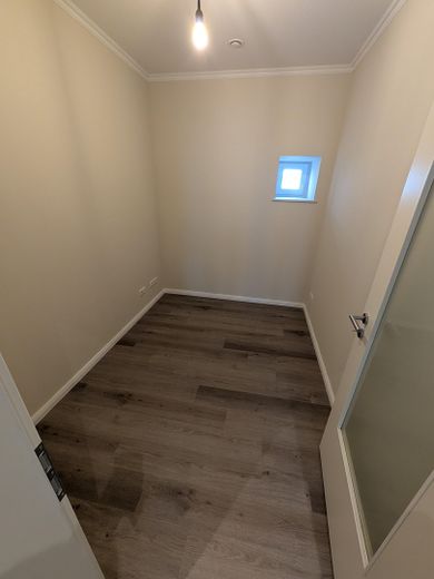 Top 5-Zimmer KfW Wohnung mit Küche, Balkon Bodenheizung in bester Lage von Wiesbaden Mitte – Schlafzimmer3