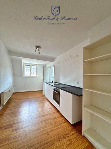 Helle und gepflegte 3-ZKB-Altbauwohnung im Nauwieser Viertel – Küche 3.OG rechts