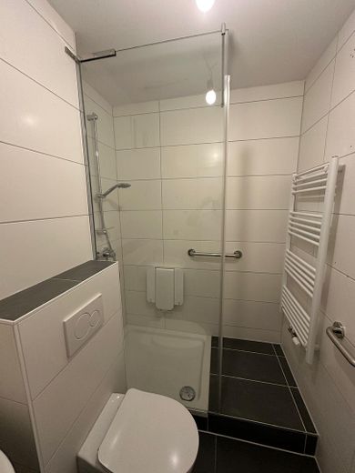 2-room apt. in a well-maintained apartment building & car parking space – Photo 8