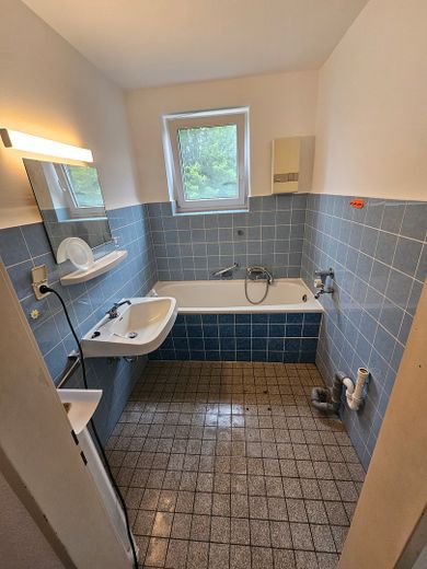Großzügige ca. 100 m² Wohnung mit Parkett, Tageslichtbad und hellen Räumen – Foto 6