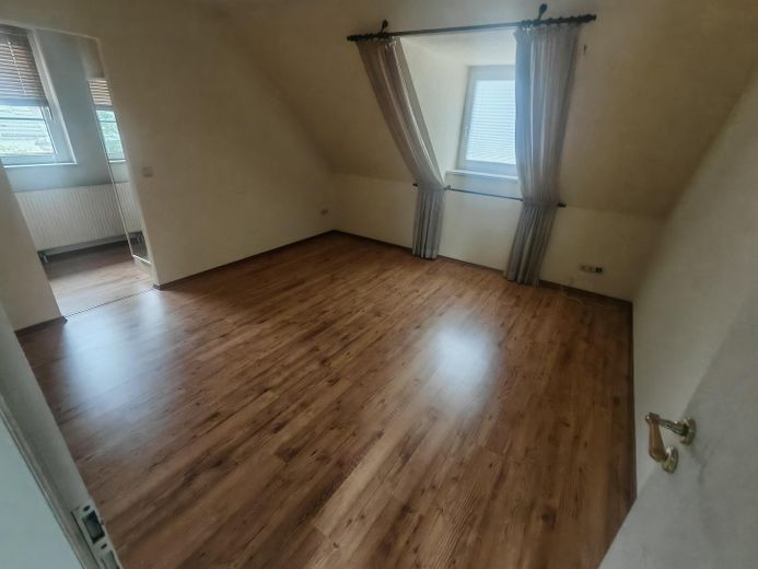 Grande casa unifamiliare a Wanzka – Schlafzimmer mit Ankleide