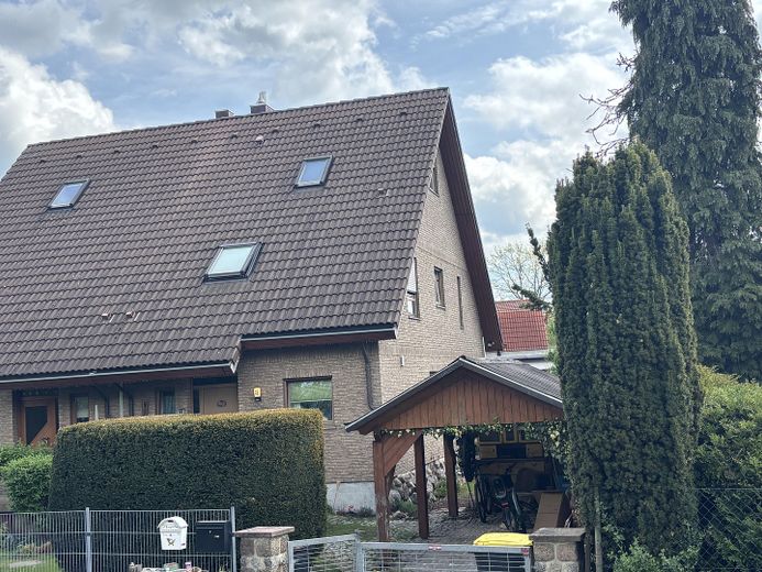Metà casa bifamiliare a Berlino Karow con appartamento indipendente – Foto 3