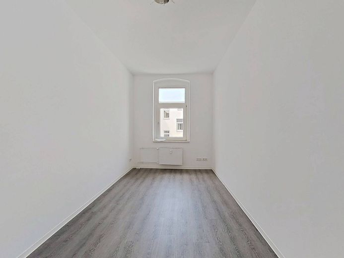 Più budget per candele e zuppa di zucca - Trasferirsi e risparmiare un canone d'affitto netto: ampio appartamento di 4 locali con 115 m² – Ansicht I: Schlafzimmer III