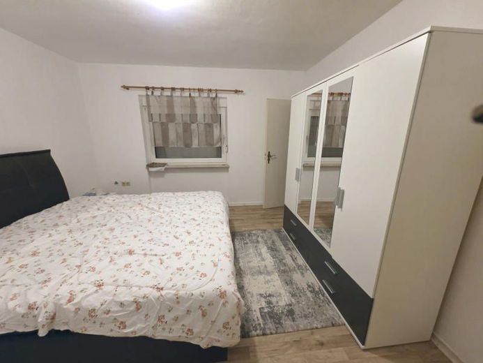Gepflegtes Reihenmittelhaus in ruhiger Nachbarschaft mit 4 Zimmern und 2 Bädern – Bild 6