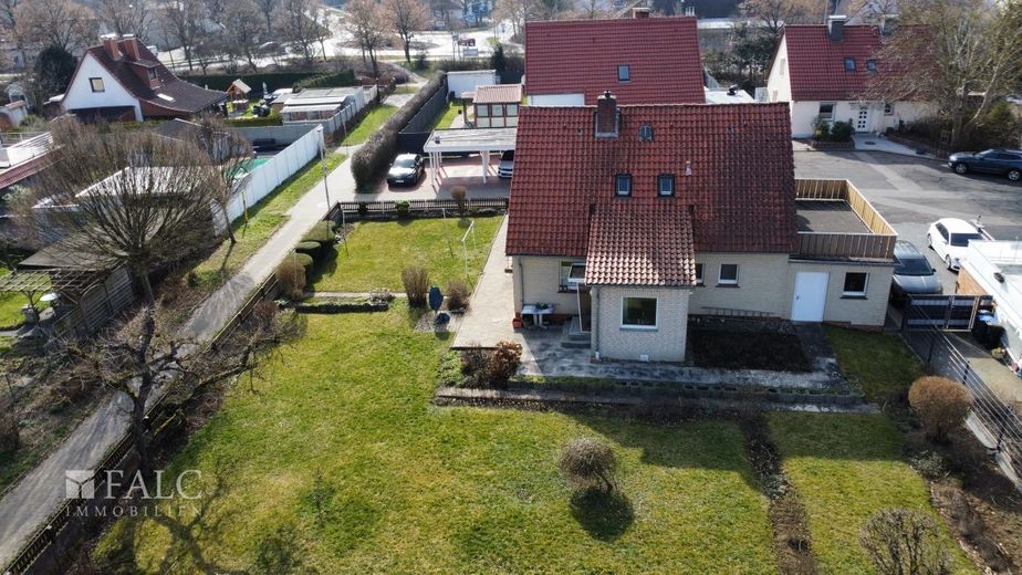 ***Freistehendes Einfamilienhaus mit tollem Grundstück in ruhiger Lage am unteren Sultmer*** – Außenansicht