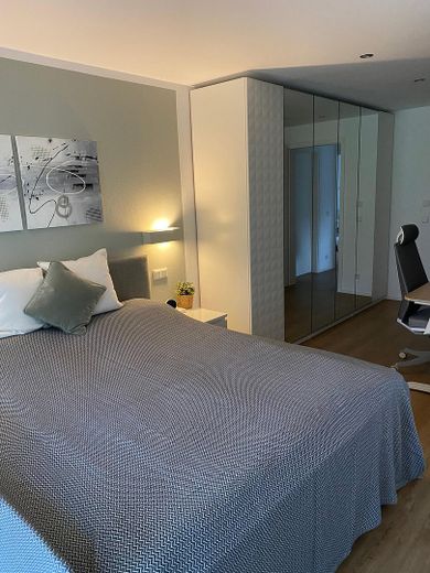 120 m² Familienwohnung mit XXL-Balkon, Doppelgarage, Wallbox, nahe Ingolstadt – Schlafzimmer
