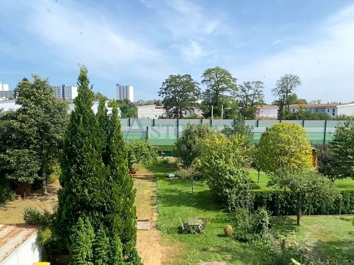 Großzügige Wohnfläche - eine Kapitalanlage mit Perspektive. – Gartenansicht1