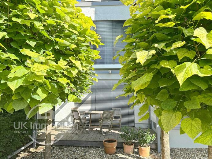 Unikat-Luxushaus mit Aufzug, Klima, Sauna, hausinterner Garage und und und – Terrasse Einliegerwohnung
