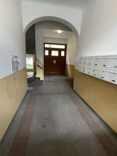 Provisionsfrei: Helle und ruhige 3-Zimmer-Wohnung in Stadtfeld-Ost – Durchgang