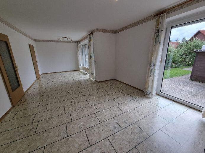 Maison mitoyenne centrale bien entretenue à Gifhorn Süd – EG_Wohnzimmer