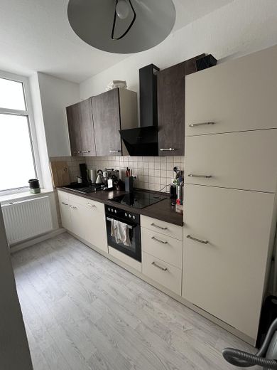 Kaiserslautern Merkezinde Aydınlık 2 Odalı Daire – Küche