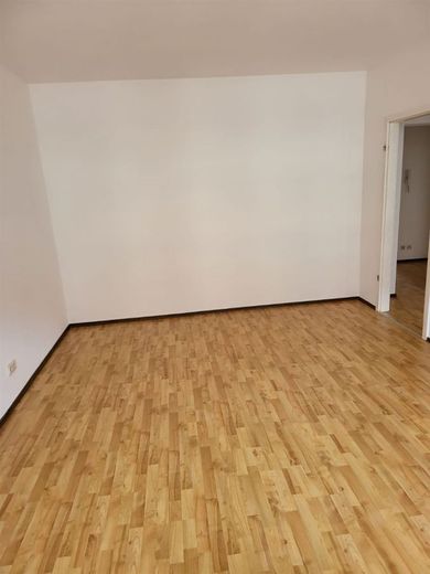 Großzügige 2-Zimmer mit Balkon, EBK, Wannenbad und Laminat in zentraler Lage! SP mgl. – Foto Nachbarwohnung