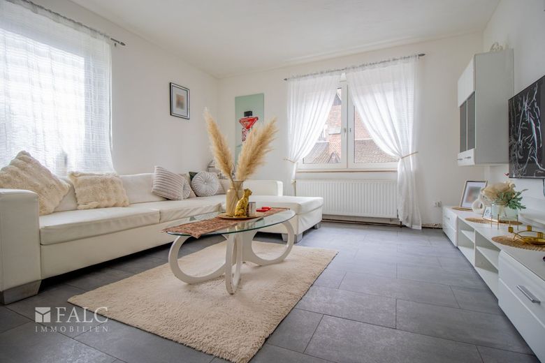 Auf der Mittelstraße mitten im Leben - Ihre Anlage in Eschweiler-Zentrum! – Wohnzimmer
