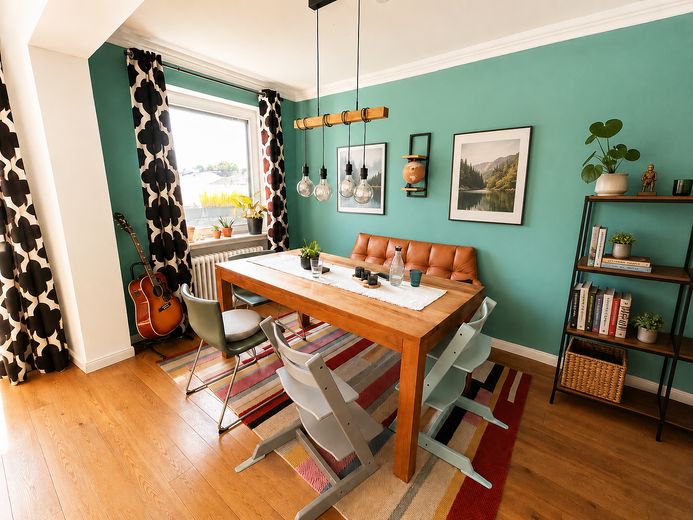 Lichtdurchflutete 3-Zimmerwohnung mit Balkon und Tiefgaragenstellplatz – Essbereich