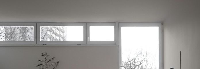 Interbau 1957 en el barrio Hansaviertel: 49,5 m² llenos de luz en la 3.ª planta | sin comisión – Wohn- und Schlafbereich